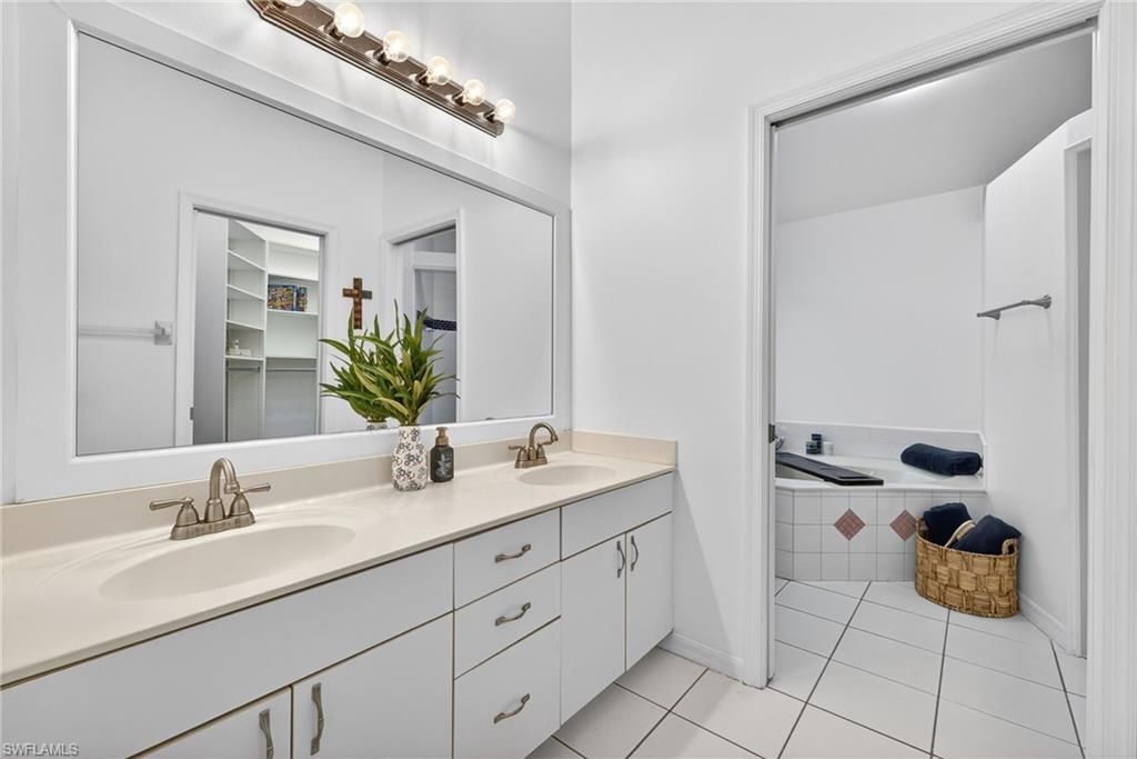 390 Saint Andrews Blvd, Naples, FL 34113 Photo