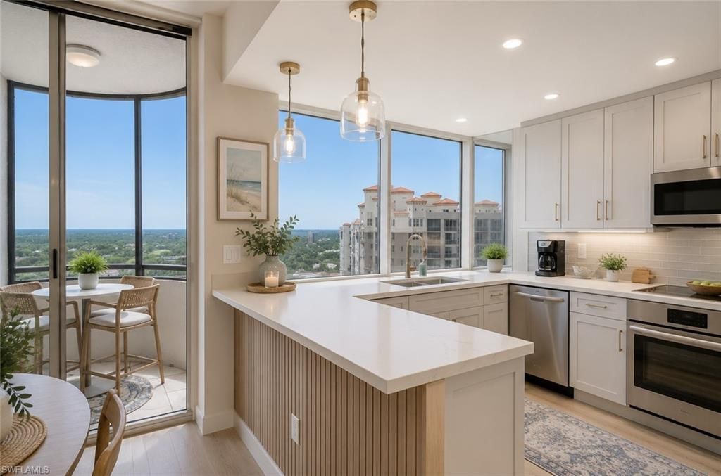 6825 Grenadier Blvd, Unit PH1, Naples, FL 34108 Photo