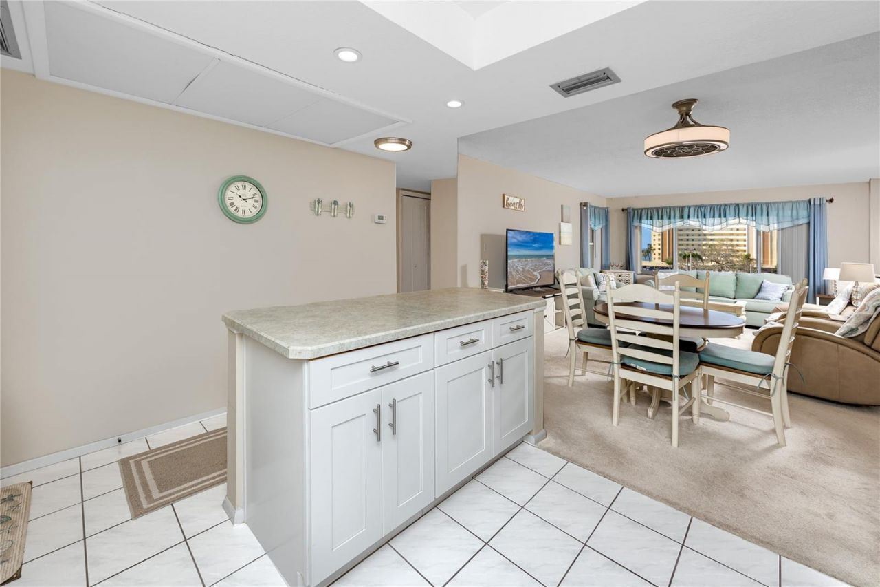 4650 Cove Circle , Unit 409, Saint Petersburg, FL 33708 Photo