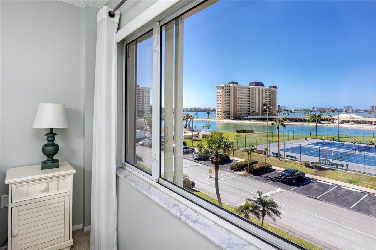 4650 Cove Circle , Unit 409, Saint Petersburg, FL 33708 Photo