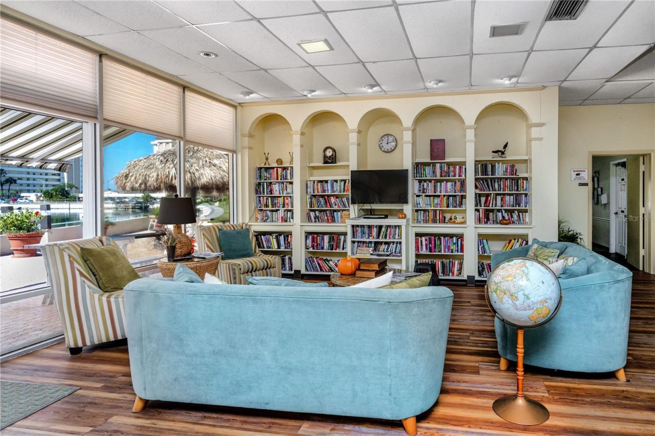 4650 Cove Circle , Unit 409, Saint Petersburg, FL 33708 Photo