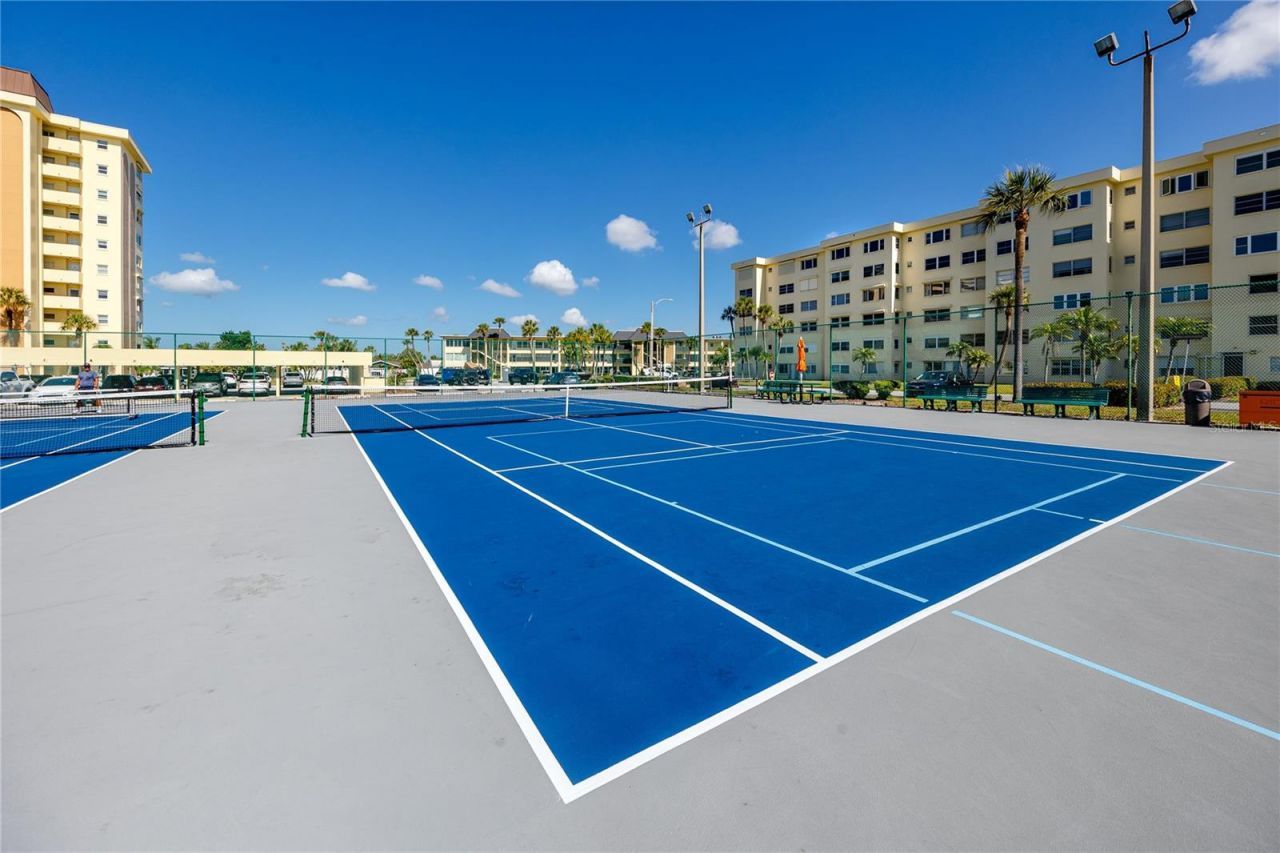 4650 Cove Circle , Unit 409, Saint Petersburg, FL 33708 Photo