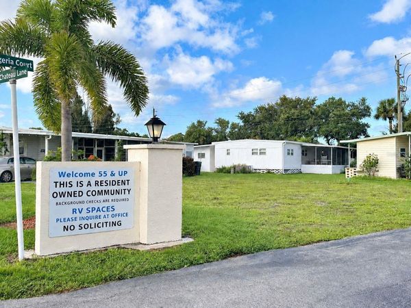5302 CHATEAU LANE, BRADENTON, FL 34207