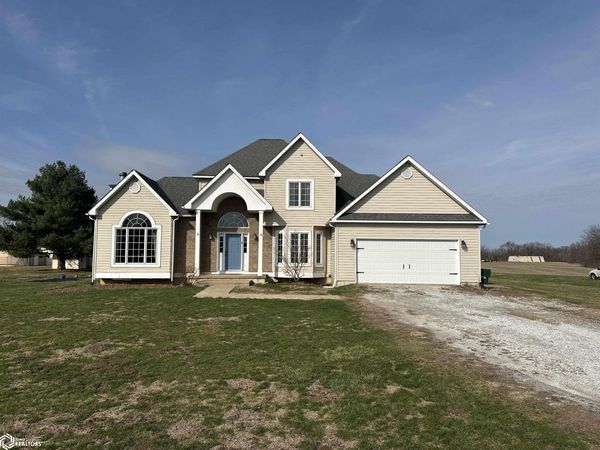 53 Walnut Dr., Nauvoo, IL 62354