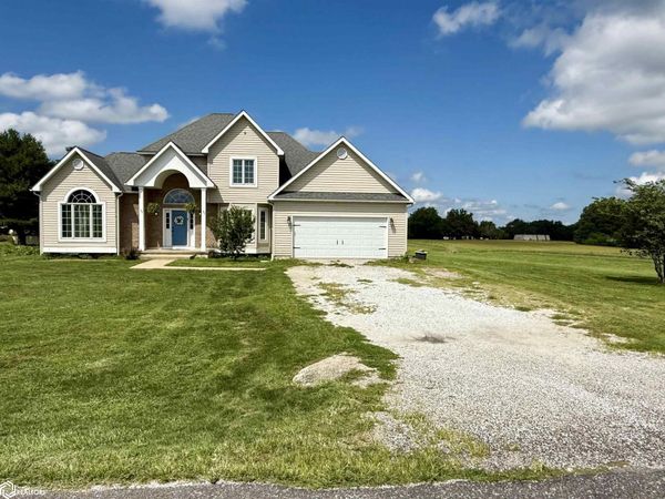 53 Walnut Dr., Nauvoo, IL 62354