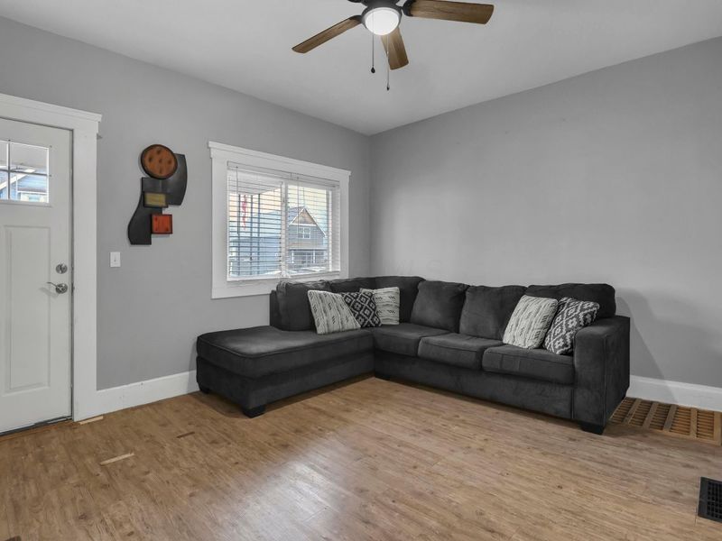 283 Whitethorne Avenue, Columbus, OH 43223 Photo 13