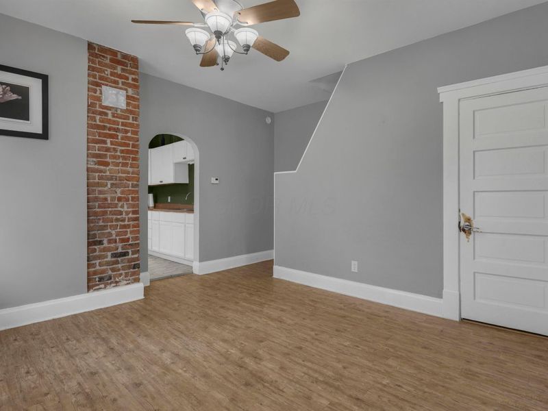 283 Whitethorne Avenue, Columbus, OH 43223 Photo 4