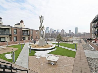 50 Groveland Terrace, Unit C209, Minneapolis, MN 55403