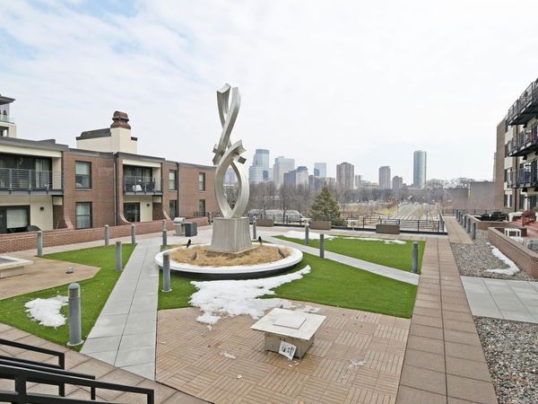 50 Groveland Terrace, Unit C209, Minneapolis, MN 55403
