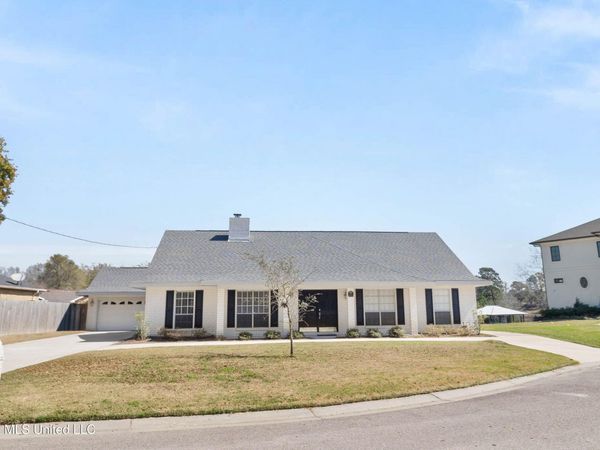 842 Ancient Oaks Circle, Biloxi, MS 39532