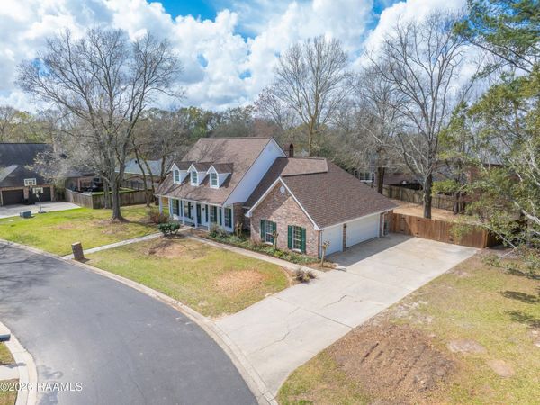 200 Pomerol Place , Lafayette, LA 70503