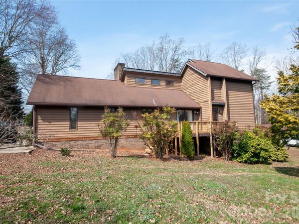512 Forest Lane, Yadkinville, NC 27055