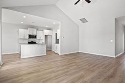 943 Woodside Dr. photo 4