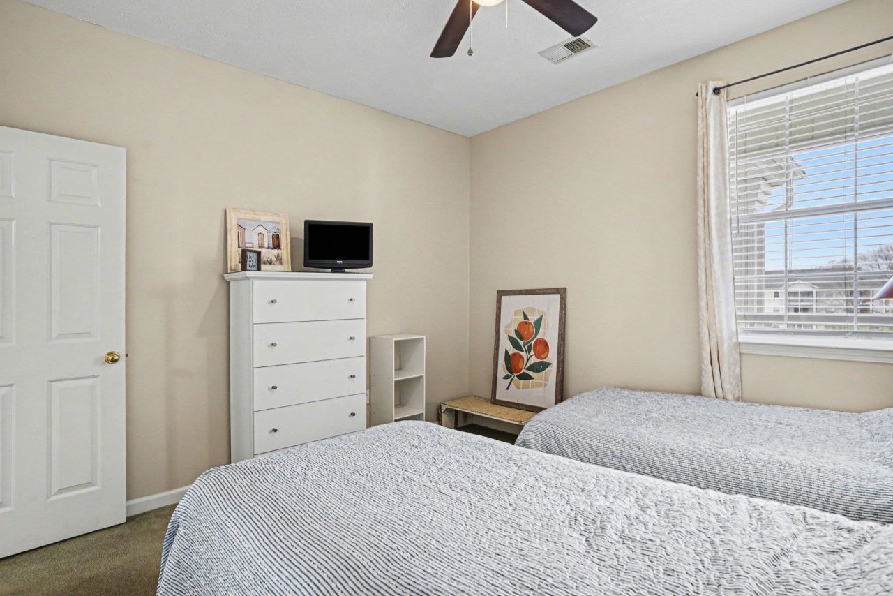 636 River Oaks Dr.  Photo 18