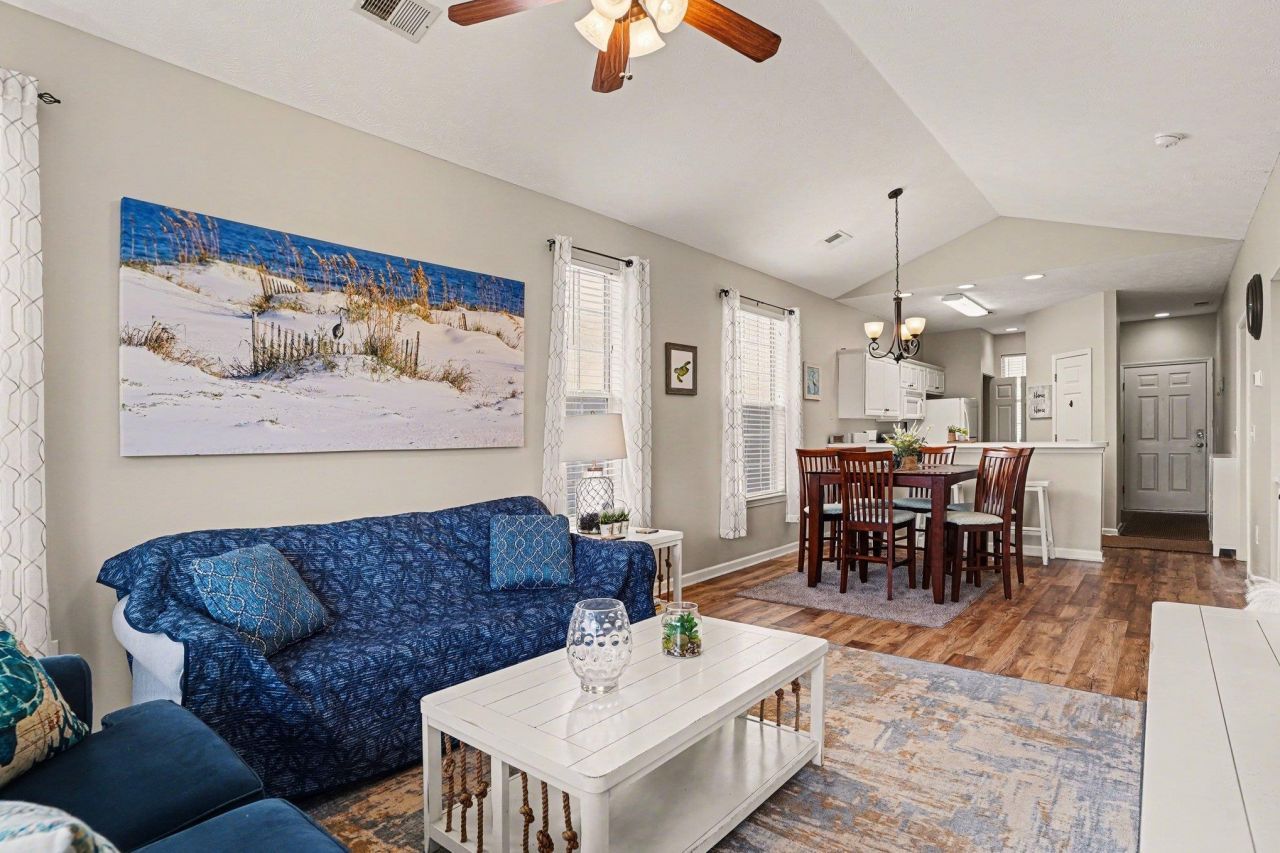 636 River Oaks Dr.  Photo 5