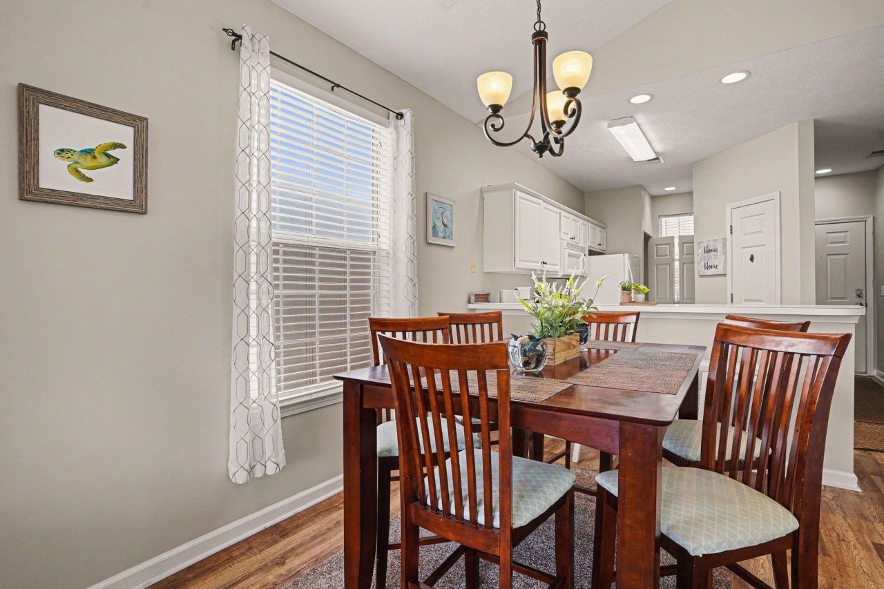 636 River Oaks Dr.  Photo 7