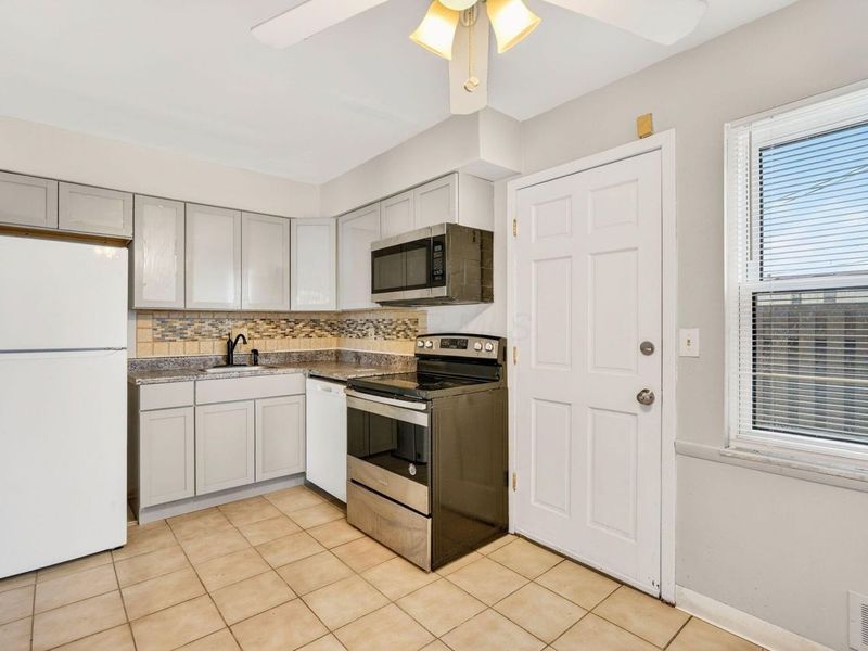 5705 Tamarack Boulevard W, Unit F, Columbus, OH 43229 Photo 17