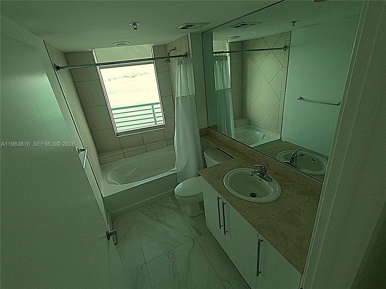 335 S Biscayne Blvd, Unit 1712, Miami, FL 33131 Photo