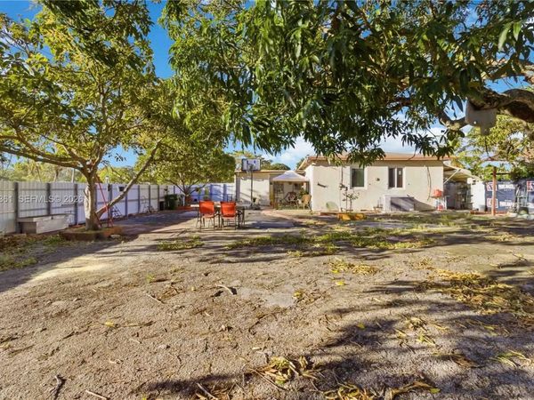 380 NW 133rd St, North Miami, FL 33168