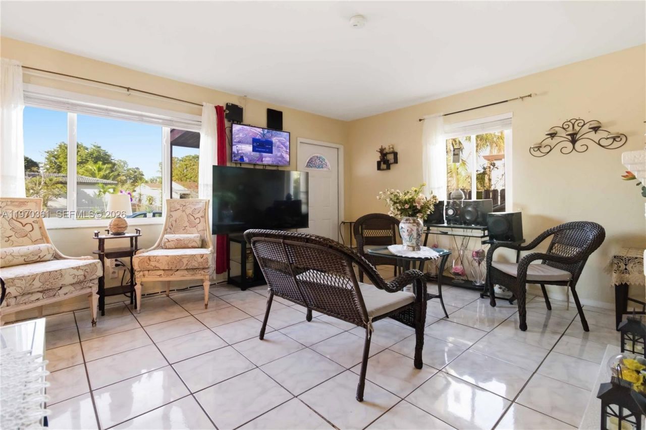 380 NW 133rd St, North Miami, FL 33168 Photo