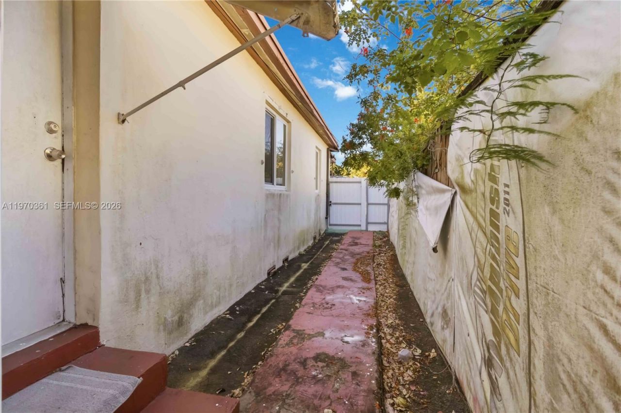 380 NW 133rd St, North Miami, FL 33168 Photo