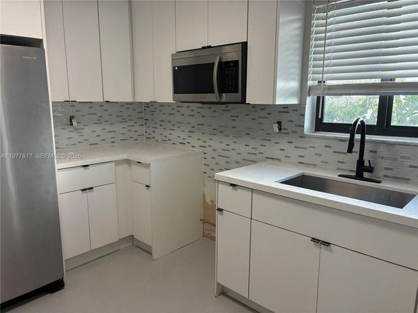 490 NE 170th St , North Miami Beach, FL 33162