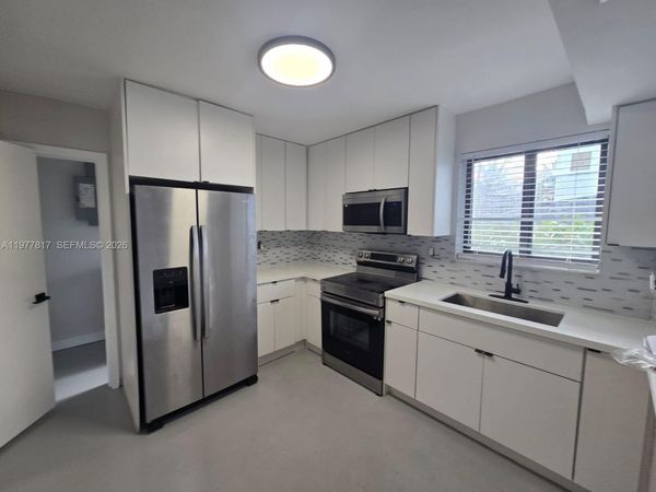 490 NE 170th St, North Miami Beach, FL 33162
