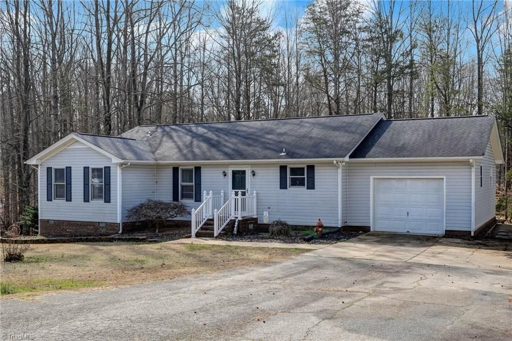 114 Douglas Lane, Reidsville, NC 27320 Main Photo