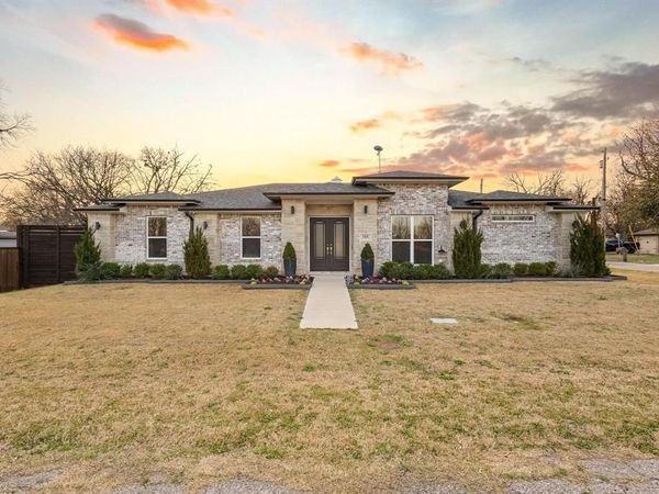 104 N 4th Street, Trenton, TX 75490