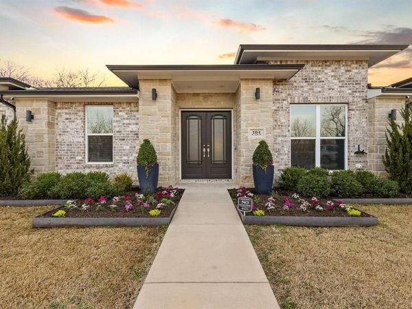 104 N 4th Street, Trenton, TX 75490