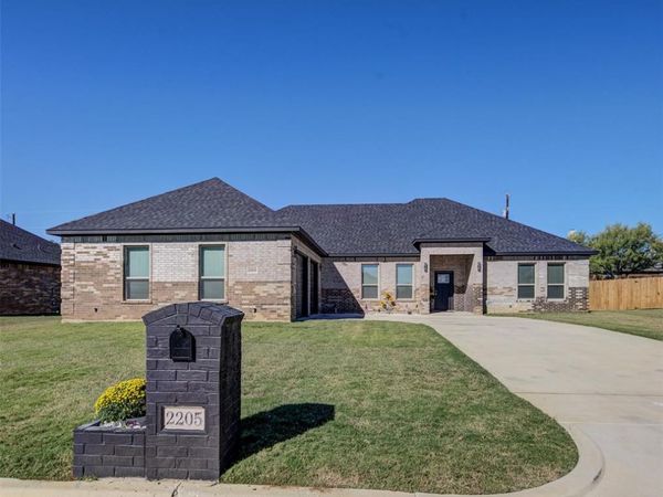 2205 Briarwood Drive, Bridgeport, TX 76426