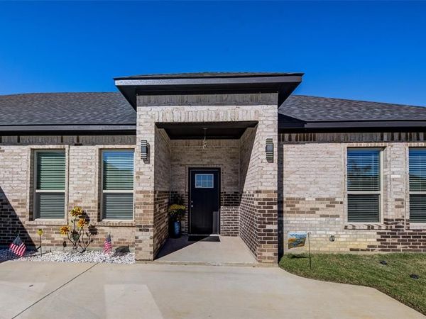 2205 Briarwood Drive, Bridgeport, TX 76426