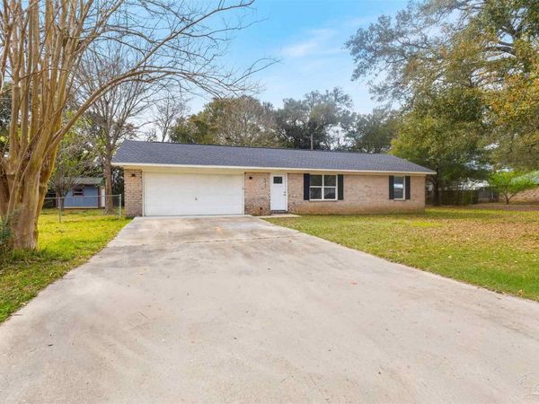 6027 Villenauve Ln, Pensacola, FL 32526