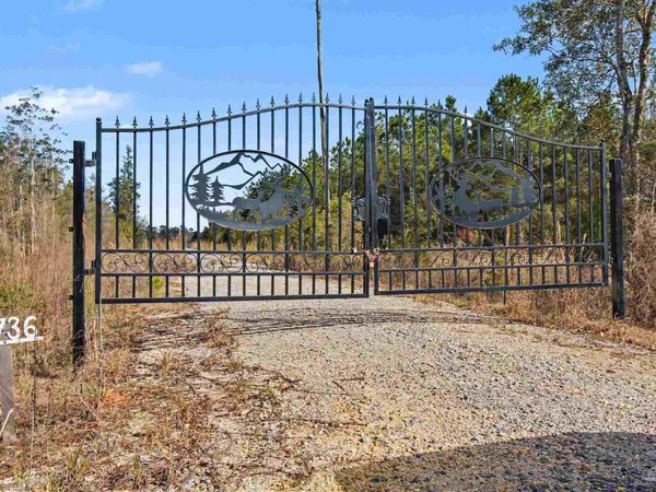 10736 County Rd 83, Elberta, AL 36530