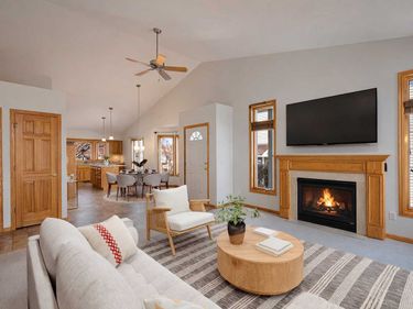 14313 Savanna Oaks Drive, Savage, MN 55378