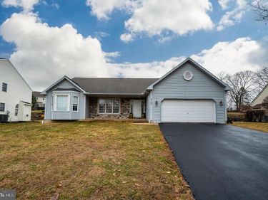 4143 HILL TERRACE DRIVE, READING, PA 19608
