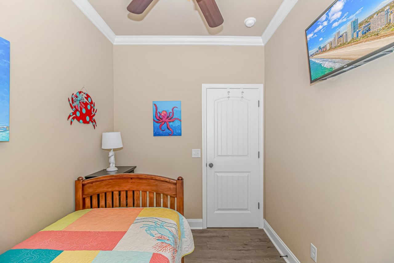 6001-1364a S Kings Hwy.  Photo 17