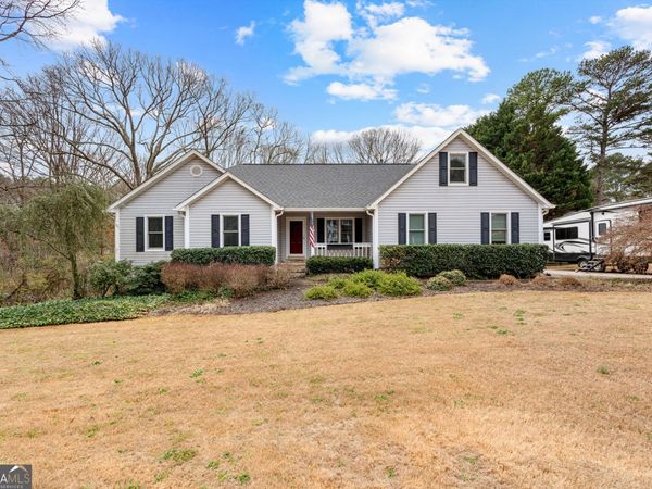 27 Strathmore Drive, Sharpsburg, GA 30277