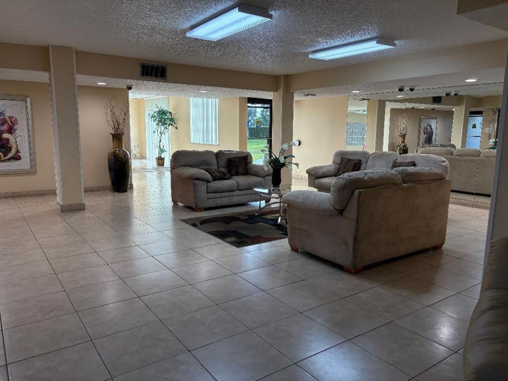 8900 Washington Boulevard, Unit 409, Pembroke Pines, FL 33025 Photo