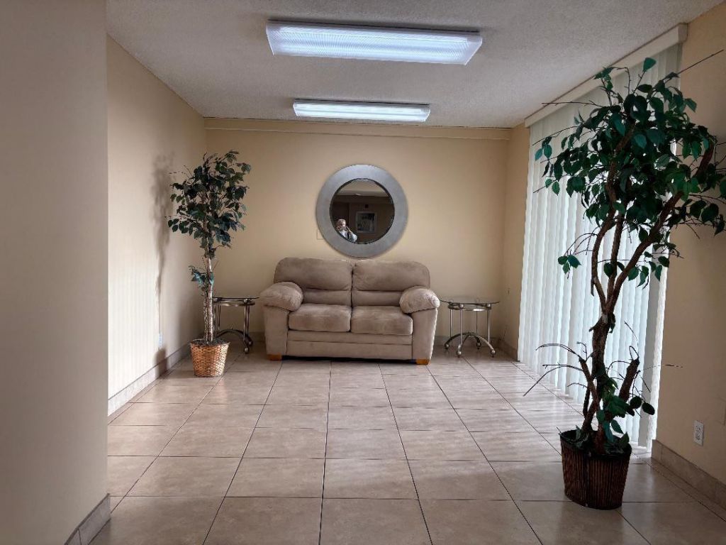 8900 Washington Boulevard, Unit 409, Pembroke Pines, FL 33025 Photo