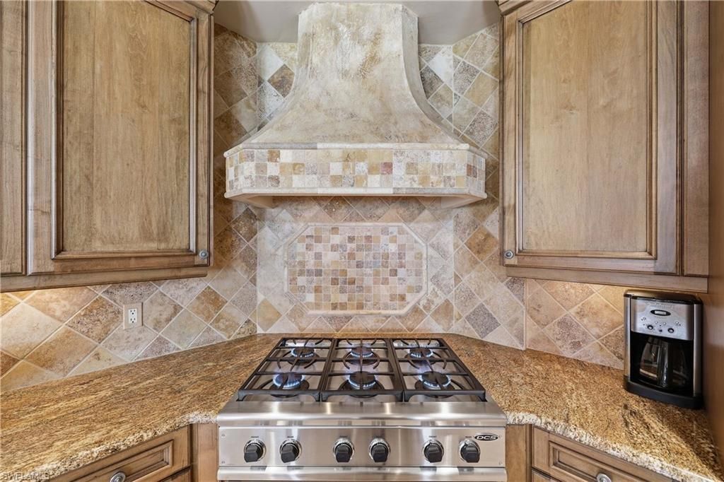 313 Neapolitan Way, Naples, FL 34103 Photo