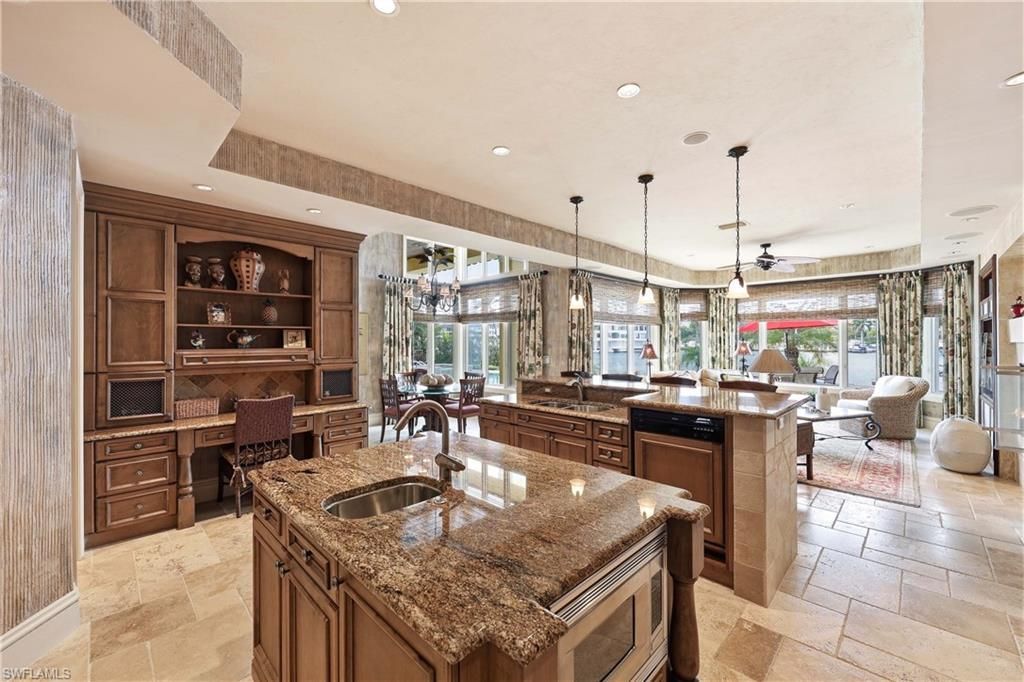 313 Neapolitan Way, Naples, FL 34103 Photo