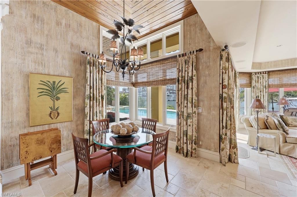 313 Neapolitan Way, Naples, FL 34103 Photo