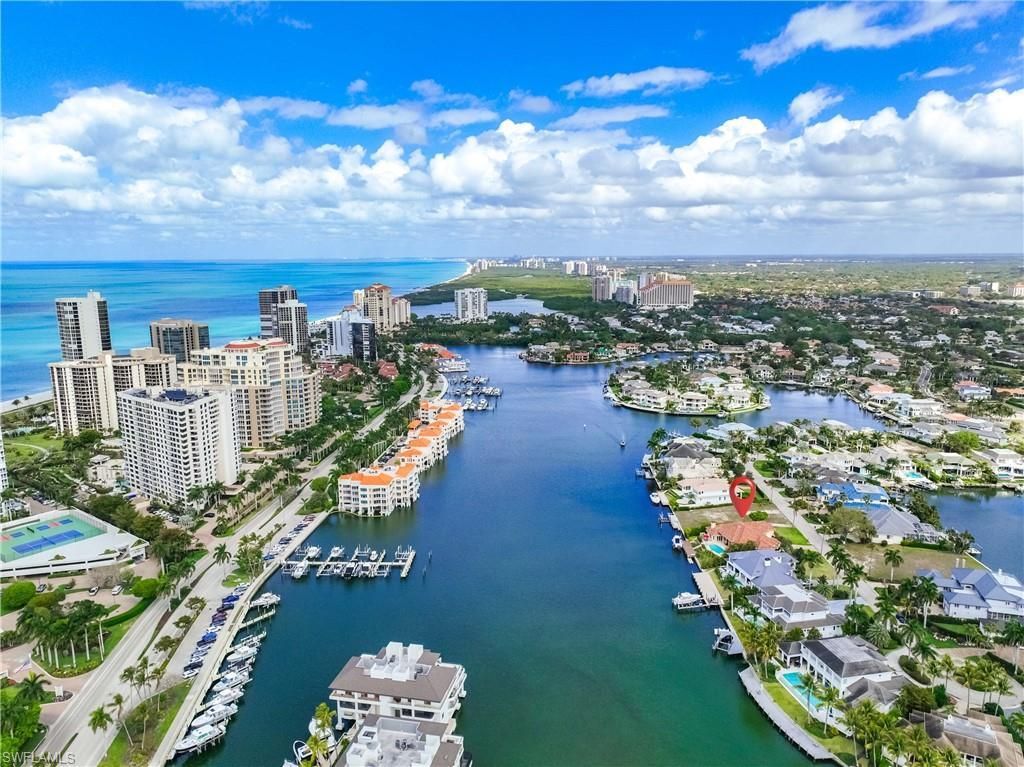 313 Neapolitan Way, Naples, FL 34103 Photo