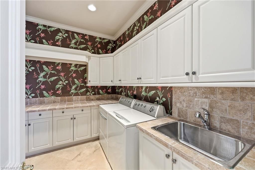 313 Neapolitan Way, Naples, FL 34103 Photo