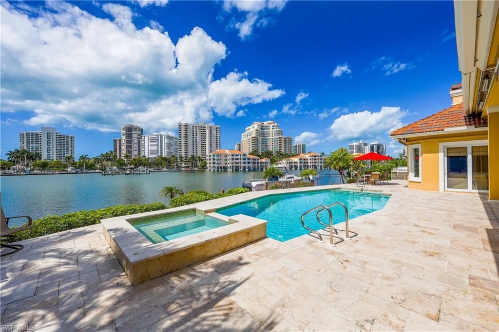 313 Neapolitan Way, Naples, FL 34103 Photo