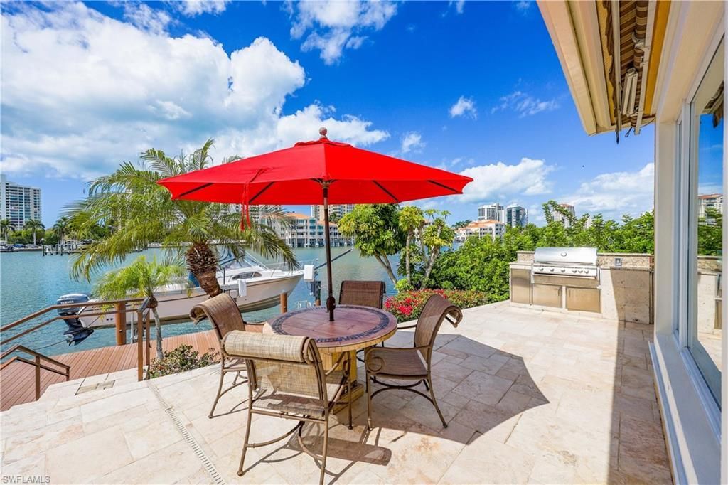 313 Neapolitan Way, Naples, FL 34103 Photo