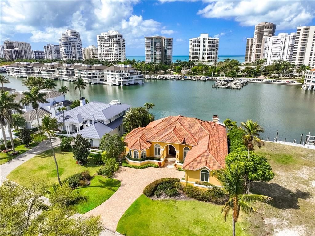 313 Neapolitan Way, Naples, FL 34103 Photo