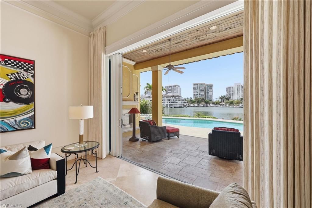 313 Neapolitan Way, Naples, FL 34103 Photo