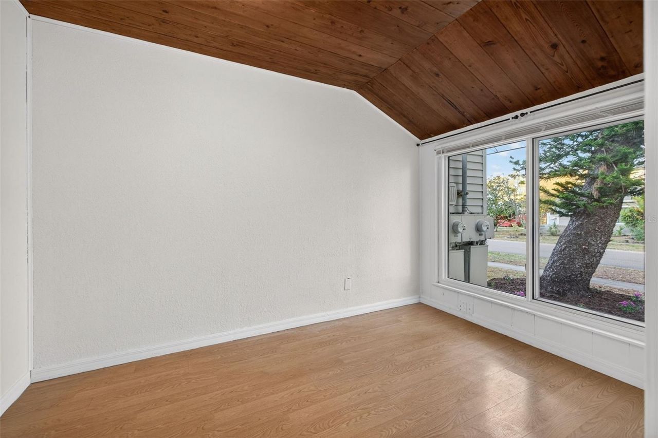 500 35th Avenue N, Saint Petersburg, FL 33704 Photo